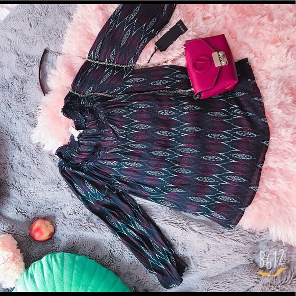 Beautiful Color Deep Purple Ruffle Neck Top - Picture 3 of 8